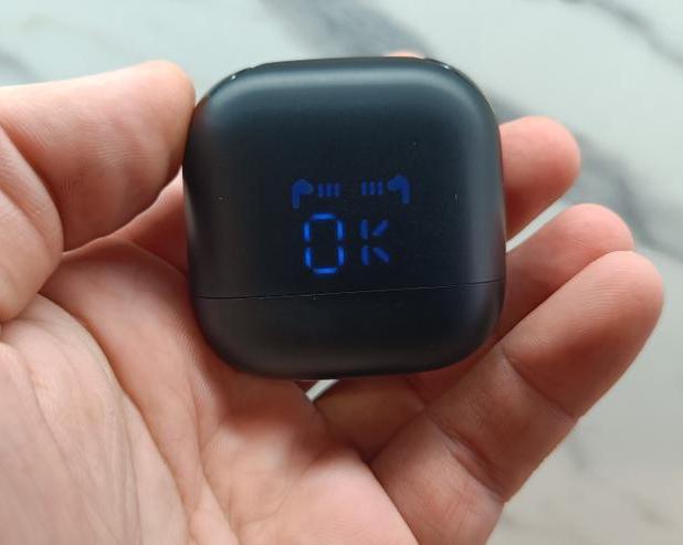 Самая долгоиграющая батарейка с функцией PowerBank.</p>
<p>Обзор TWS