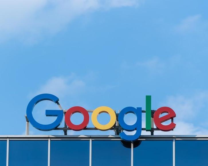 Google откладывает блокировку сторонних файлов cookie в Chrome: новые сроки и причины задержки
